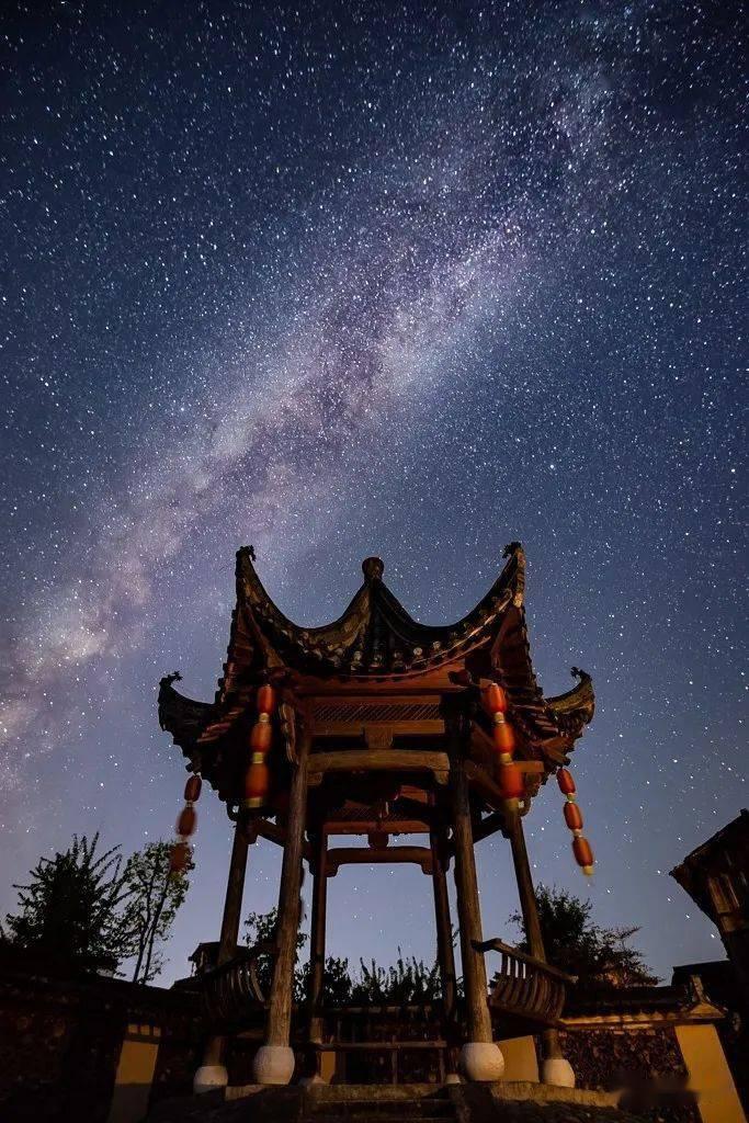 芝士爱好者疯狂爆灯，拉丝三米，长到要站着吃！