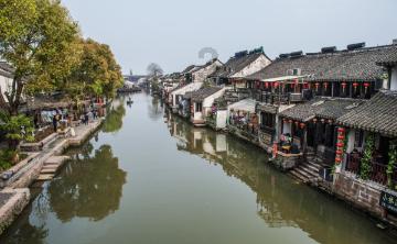 陕西景点游客盖塑料布席地而睡，对景区而言，有没有安全人数限制？游戏画面